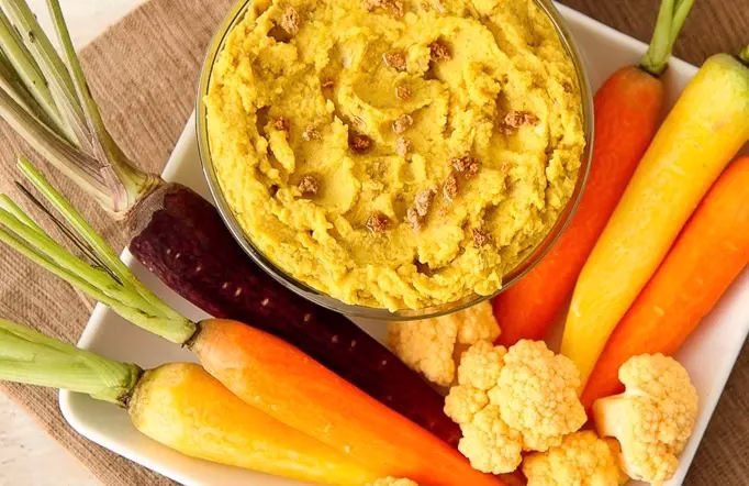 Grape-Nuts Crunchy Curried Hummus